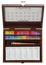 SENNELIER - Mistrovské akvarelové barvy l'Aquarelle - dárková sada ve dřevě - 24 půlpánviček