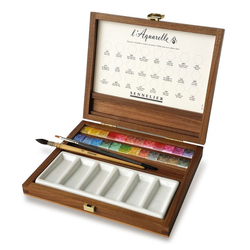 SENNELIER - Mistrovské akvarelové barvy l'Aquarelle - dárková sada ve dřevě - 24 půlpánviček