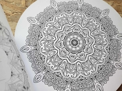 Relaxing & mindful mandala - Creatief kleuren - mandaly v kulaté knize - MODRÉ