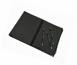 Derwent Black Book - kroužková vazba 200 g/m2 - 40 listů - PORTRAIT A4 - černá