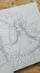 Hanaemi: A coloring book of a pretty girl and beautiful flowers- JAPONSKO