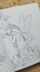 Hanaemi: A coloring book of a pretty girl and beautiful flowers- JAPONSKO