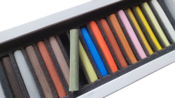 OLKI Petersburg - Artists´ Soft Pastels - měkké kulaté pastely - sada 16 ks - PORTRÉT č.21