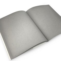 STRATHMORE 400 Toned Gray - Art journal (118 g/m2, 112 stran) - měkká vazba - 19,7 x 24,8 cm