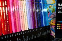 UNI Mitsubishi Colored pencils - sada 100 ks v pevném kufříku