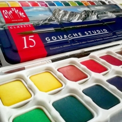 Caran d´Ache Studio - kvašové pánvičky - sada 15 barev